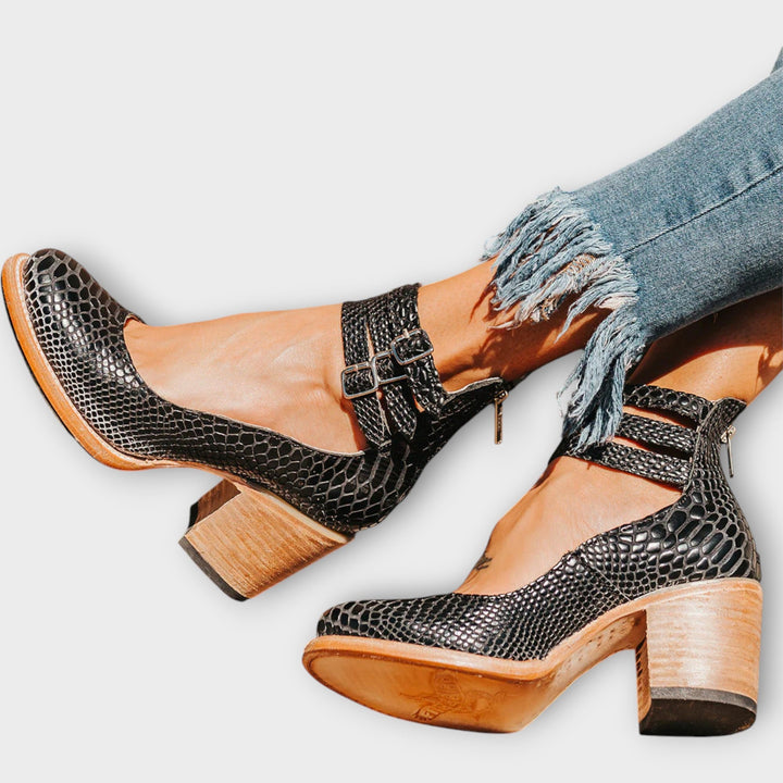 Pantofi cu multiple barete și toc gros