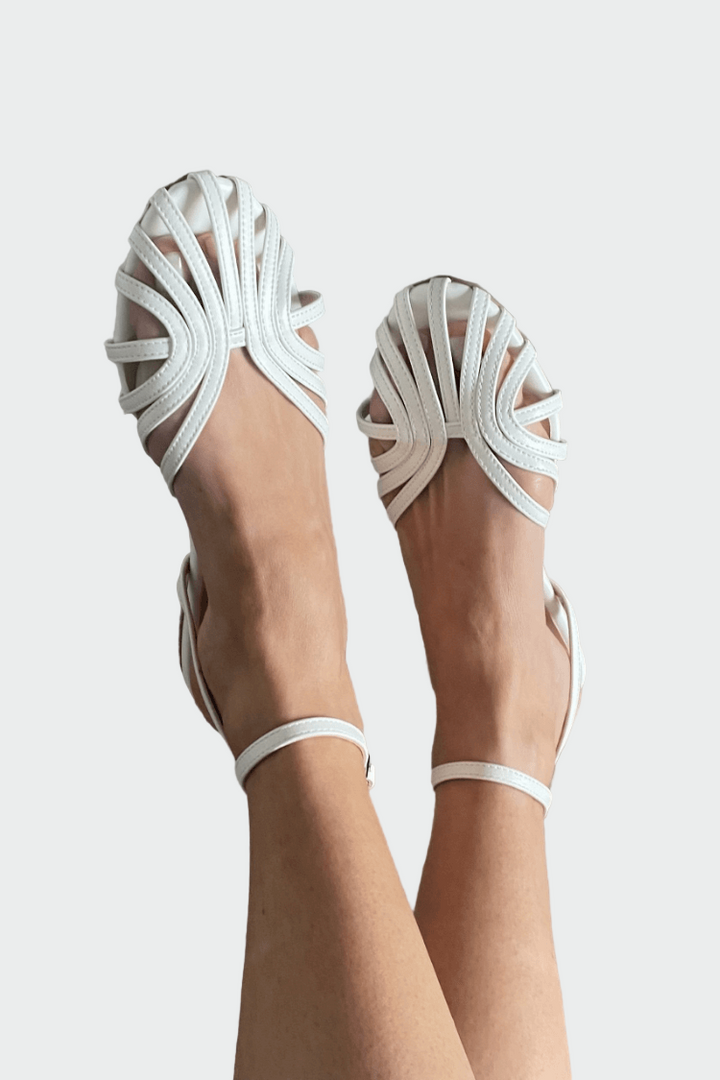 Sandale plate cu curele împletite