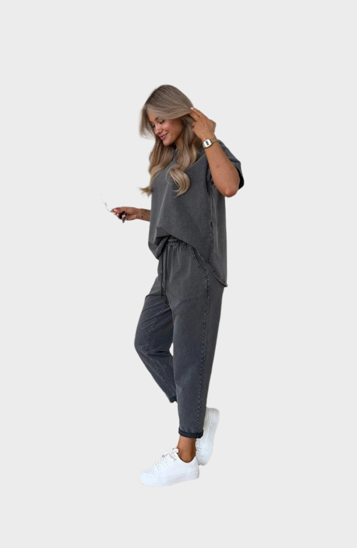 Set Casual cu Tricou și Pantaloni Jogger
