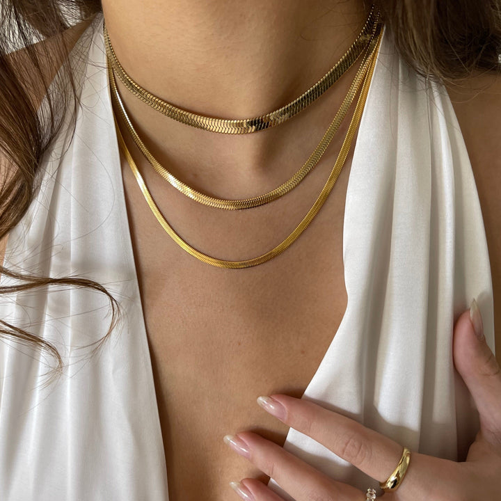 Colier Strălucitor cu Șarpe