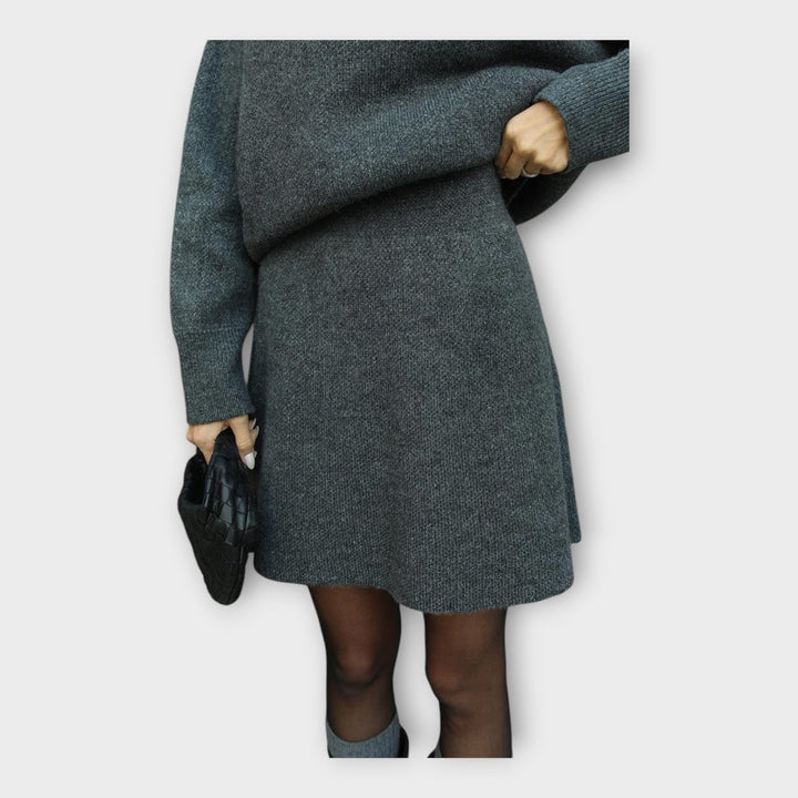 Set de Bluză și Fustă Tricotată cu Linie Modernă