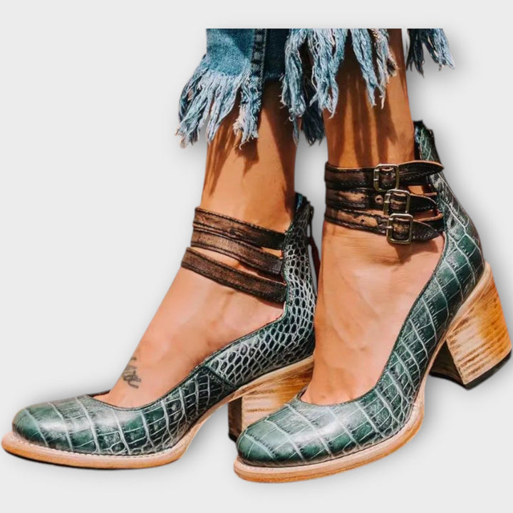 Pantofi cu multiple barete și toc gros